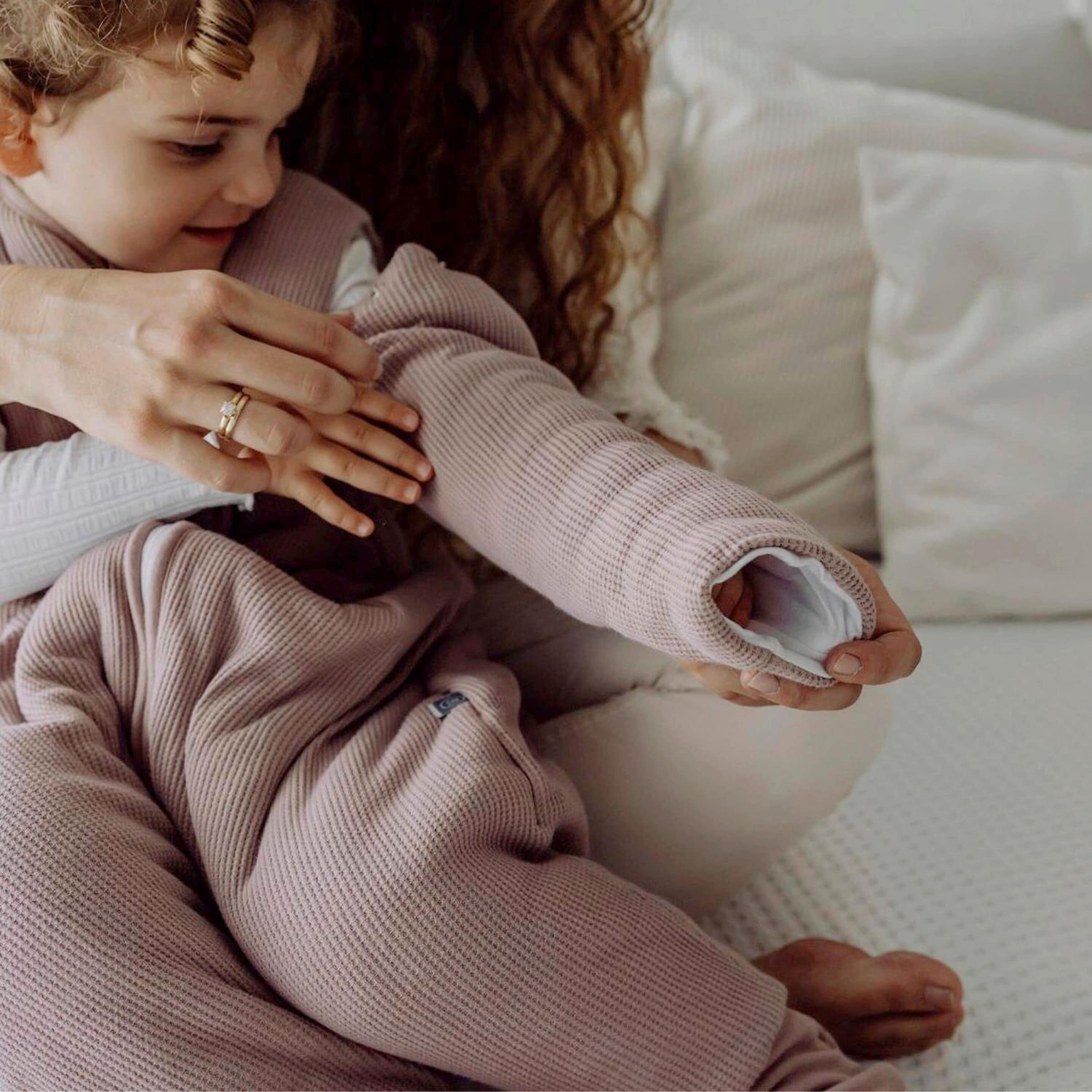 Emma & Noah Winter-Sleepoverall Essential mit abnehmbaren Ärmeln und Umschlag-Füßchen 3.5 TOG