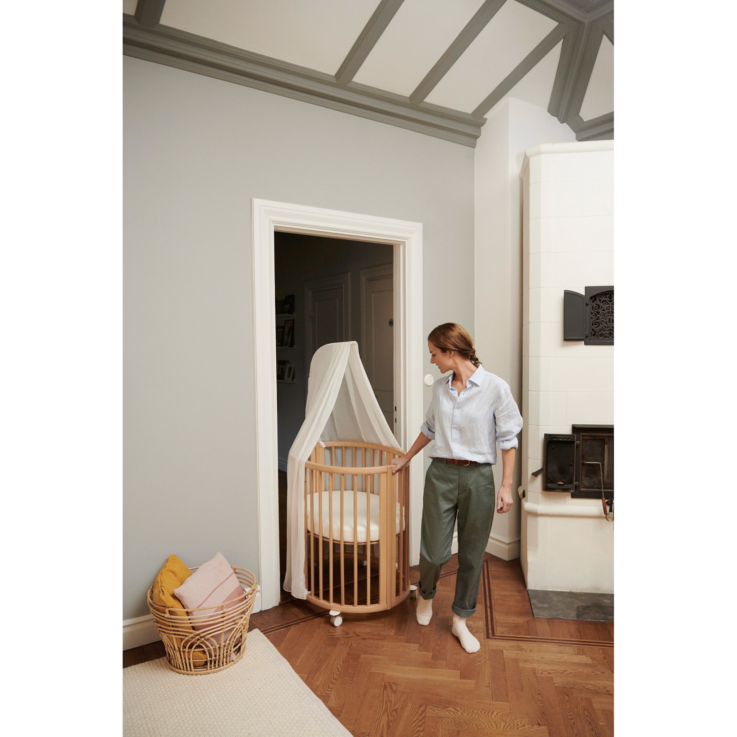 Stokke® Sleepi™ Bundle Sleepi Mini inkl. Matratze und Spannbetttuch, Himmelstange und Himmel