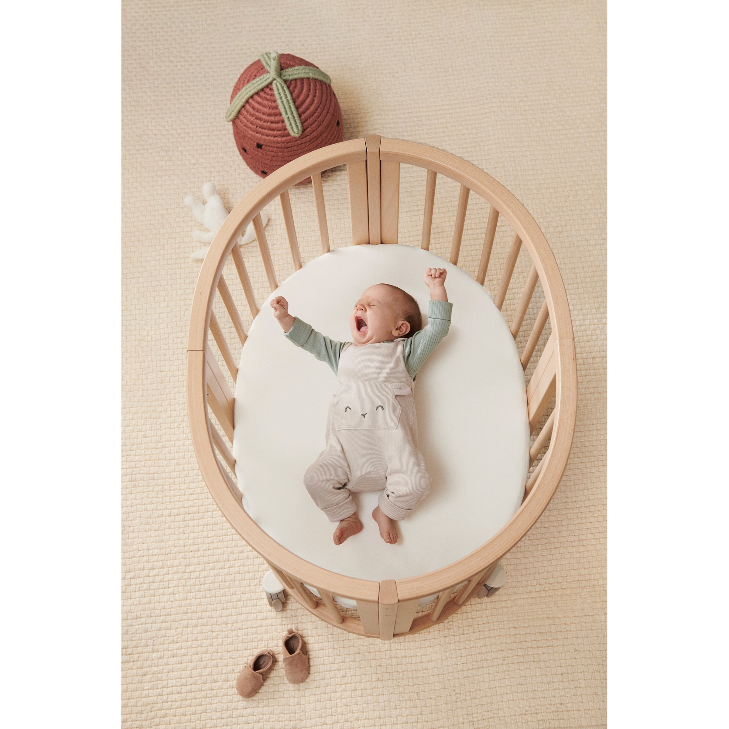 Stokke® Sleepi™ Bundle Sleepi Mini inkl. Matratze und Spannbetttuch
